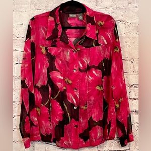 Additions by Chico’s long sleeved floral button-down shirt size 2 or M (D-13)